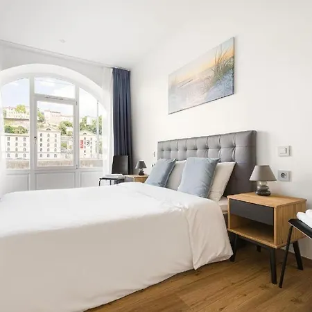 Lux Moderne 95 Square Meter * Parigi